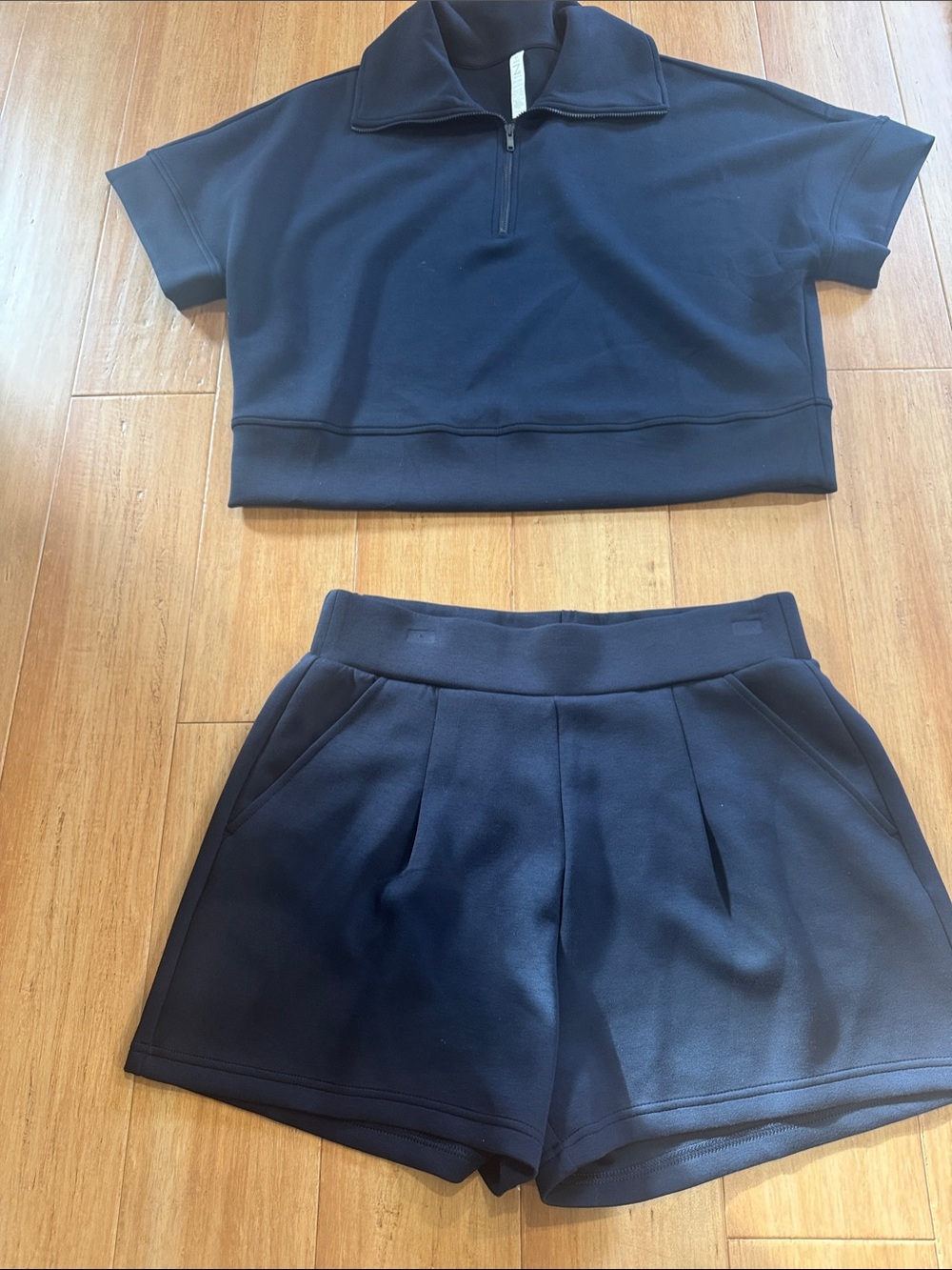 Zella Navy High-Waist Pull-On Pleated Short Set.